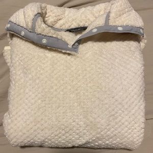 Eddie Bauer pullover